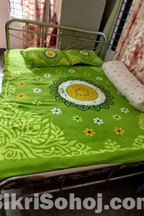 জরুরি ভিত্তিতে স্টিলের খাট, জাজিম ও তোষক বিক্রয়